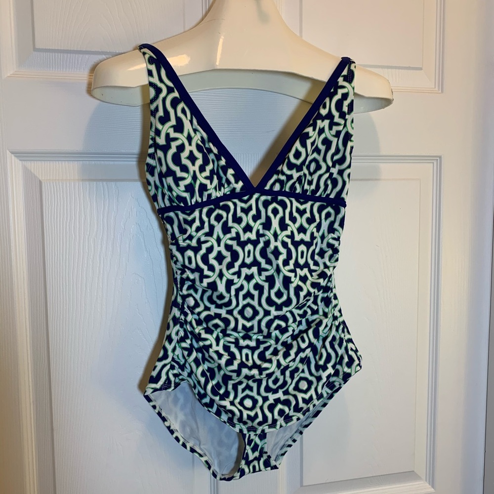 Tommy Bahama Malibu Medallion Swimsuit  Size 6